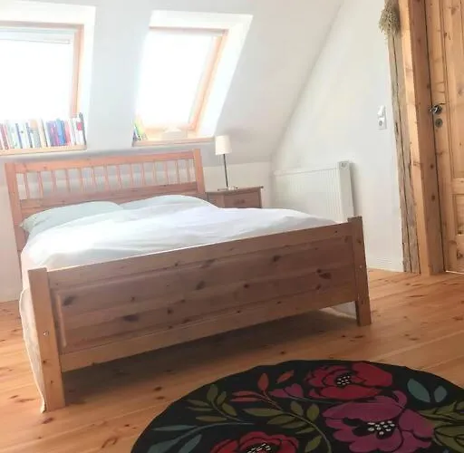 Dachgeschosszimmer Mit Terrasse
