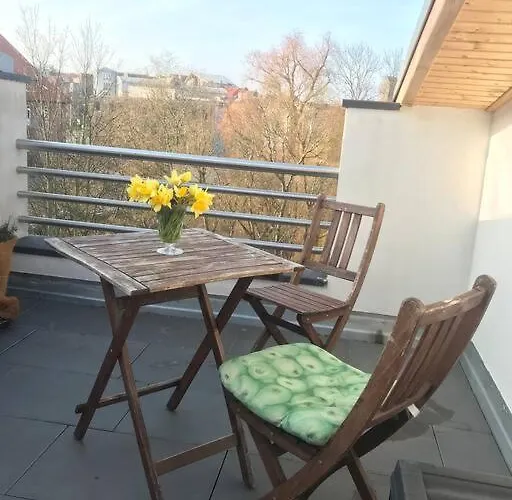 Dachgeschosszimmer Mit Terrasse