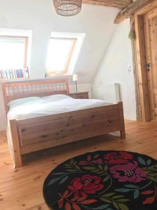 Dachgeschosszimmer Mit Terrasse Apartment