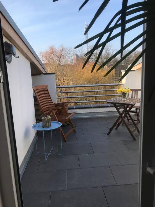 Apartment Dachgeschosszimmer Mit Terrasse *